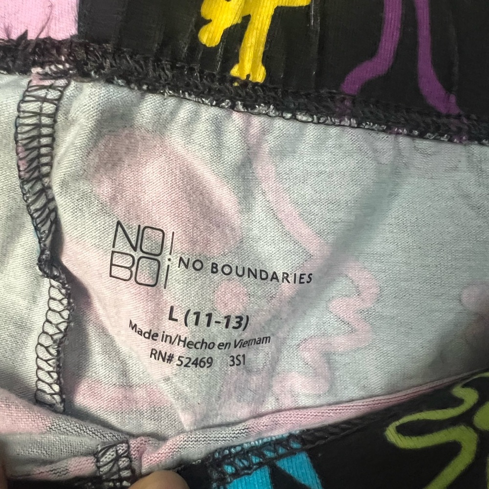 No Boundaries Black and Pink Graphic Leggings - Picture 4 of 6